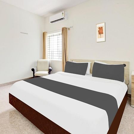 Hotel O Sri Manjunatha Deluxe Suites Bangalore Exteriör bild