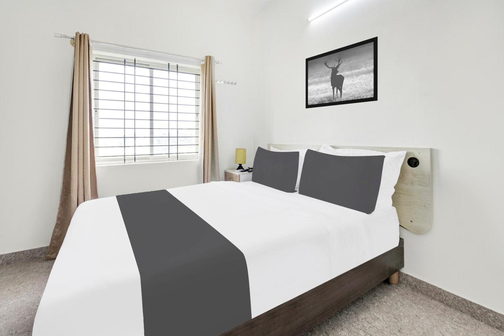 Hotel O Sri Manjunatha Deluxe Suites Bangalore Exteriör bild