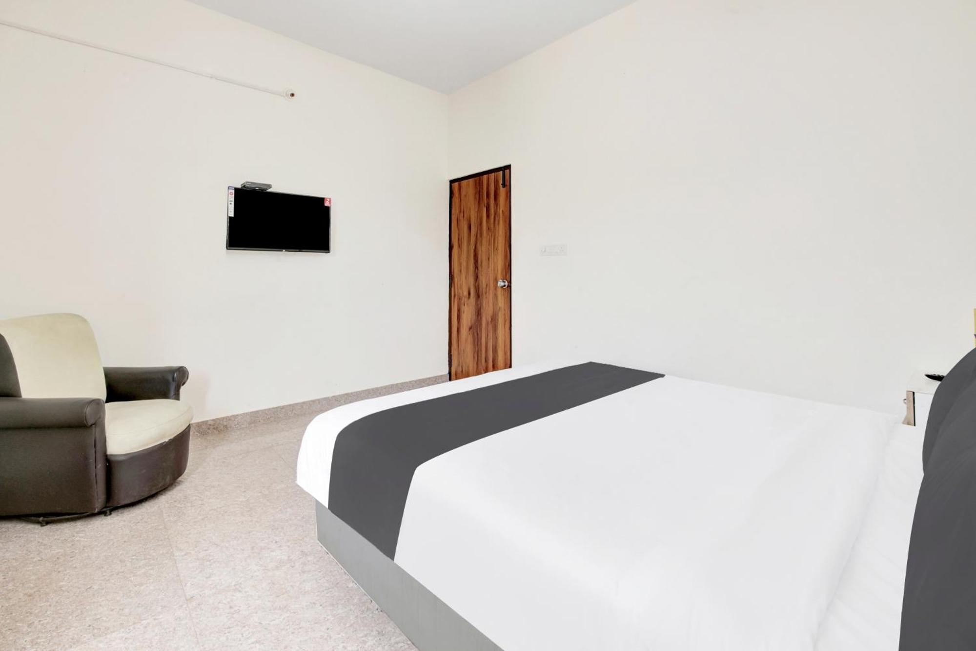 Hotel O Sri Manjunatha Deluxe Suites Bangalore Exteriör bild