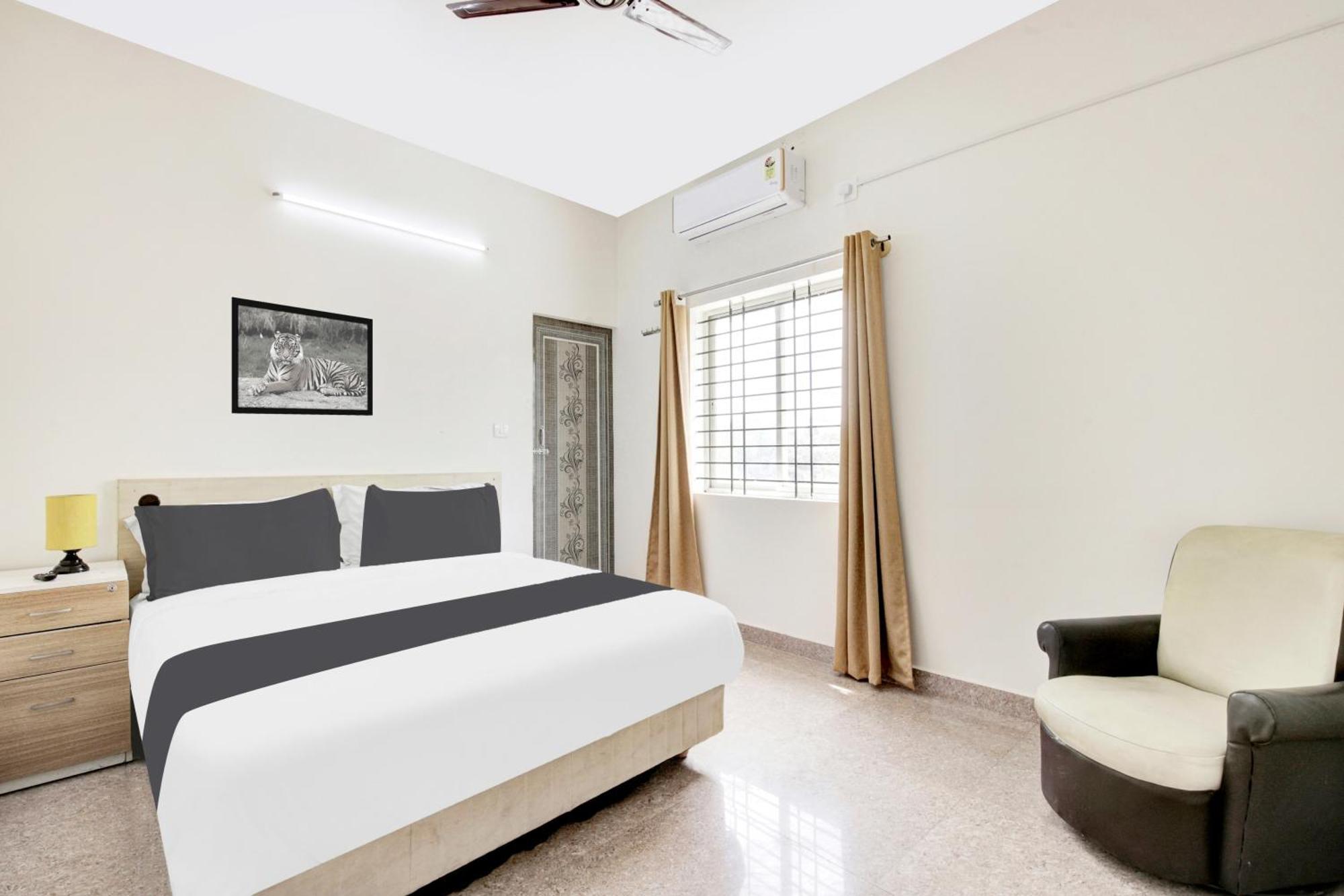 Hotel O Sri Manjunatha Deluxe Suites Bangalore Exteriör bild