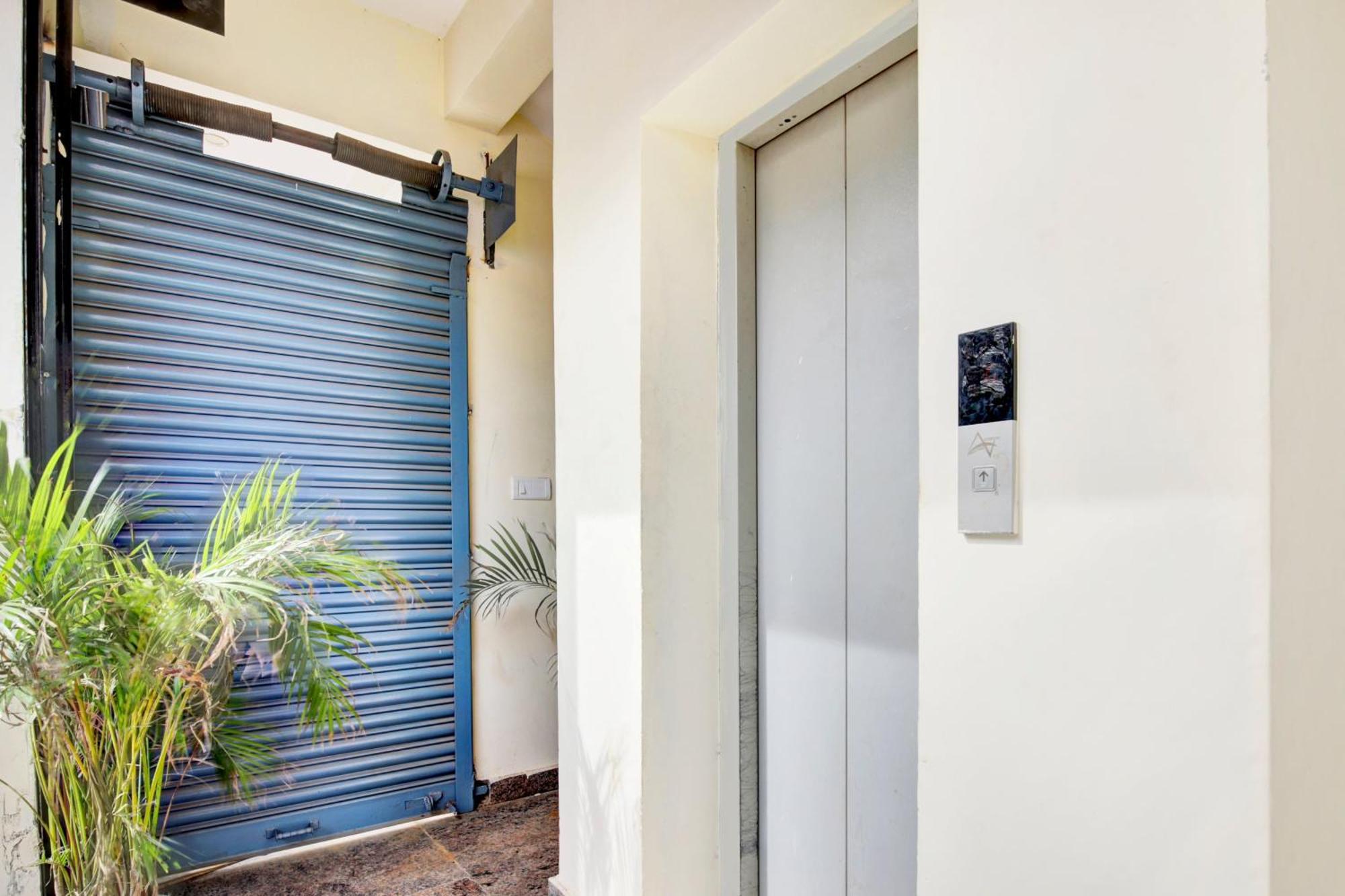 Hotel O Sri Manjunatha Deluxe Suites Bangalore Exteriör bild